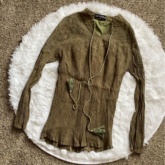 Scarlet Darkness Top Stretchy Wrinkly Crinkle Embroidered Lined Small - Picture 1 of 14